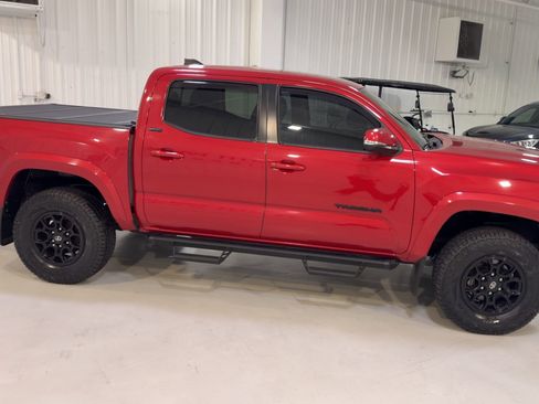 Used 2021 Toyota Tacoma SR5 w/ Technology Package AWD/4WD image 2