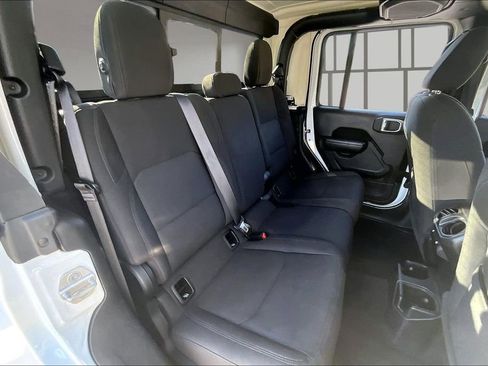 Used 2023 Jeep Gladiator Sport AWD/4WD image 24