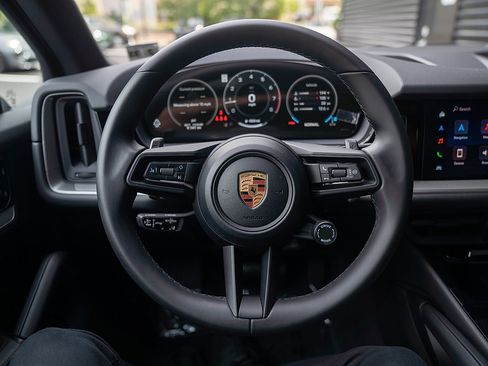 Used 2026 Porsche Cayenne AWD/4WD image 6