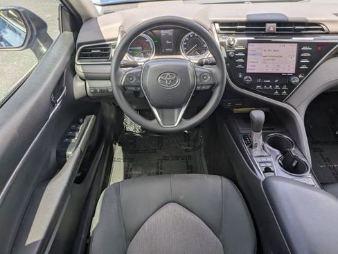 Used 2019 Toyota Camry LE w/ Sunroof Package FWD image 15