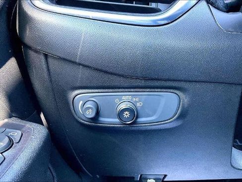 Used 2021 Chevrolet Equinox LT AWD/4WD image 15