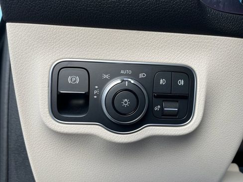 Certified 2025 Mercedes-Benz GLB 250 4MATIC image 25