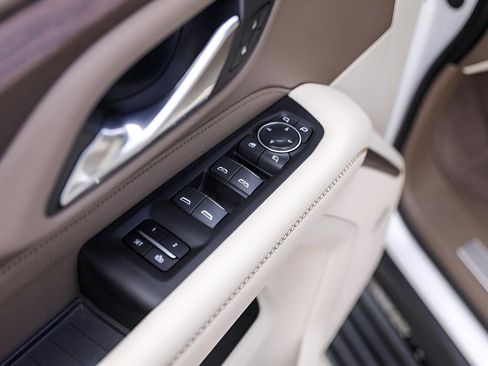 Used 2021 GMC Yukon XL Denali w/ Denali Premium Package image 24