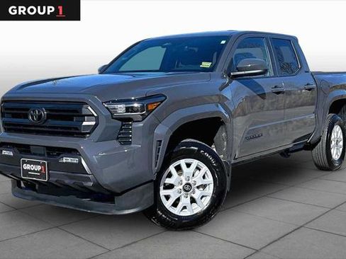 Certified 2025 Toyota Tacoma SR5 AWD/4WD image 1