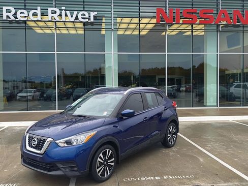 Used 2018 Nissan Kicks SV w/ Exterior Electronics Package FWD image 1