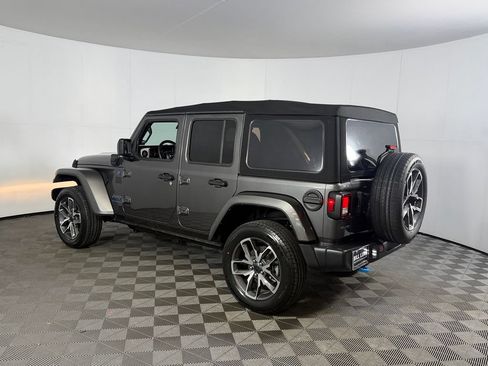 Used 2024 Jeep Wrangler Unlimited AWD/4WD image 10