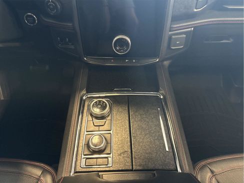 Used 2022 Ford Expedition Max Limited AWD/4WD image 16