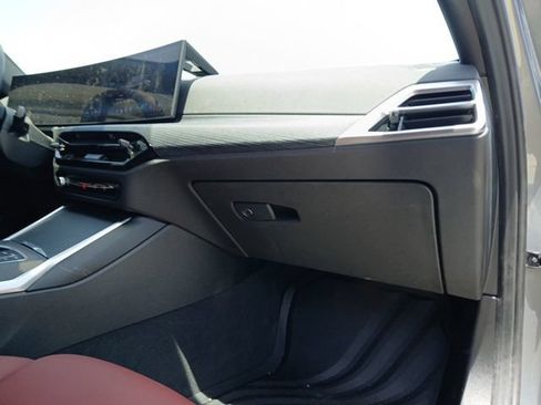 Used 2025 BMW 330i Sedan w/ Premium Package RWD image 19