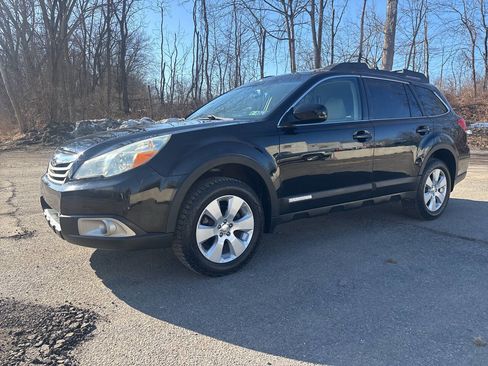 Used 2010 Subaru Outback 2.5i Premium image 3
