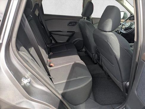 Used 2023 Nissan Rogue S image 17