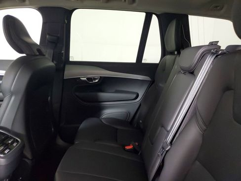 Certified 2025 Volvo XC90 B5 Core AWD/4WD image 14