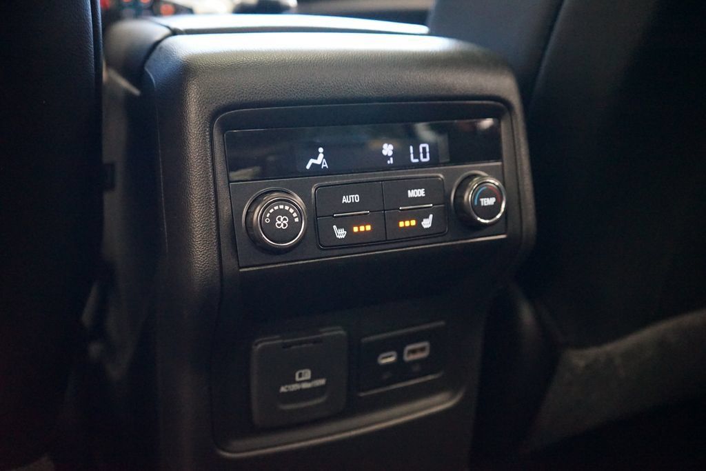 Used 2022 GMC Acadia Denali AWD/4WD image 16