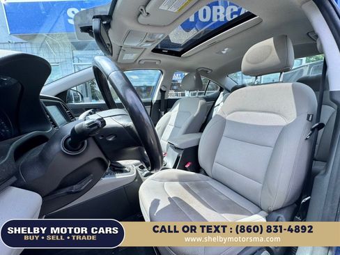 Used 2018 Hyundai Elantra Value Edition FWD image 10
