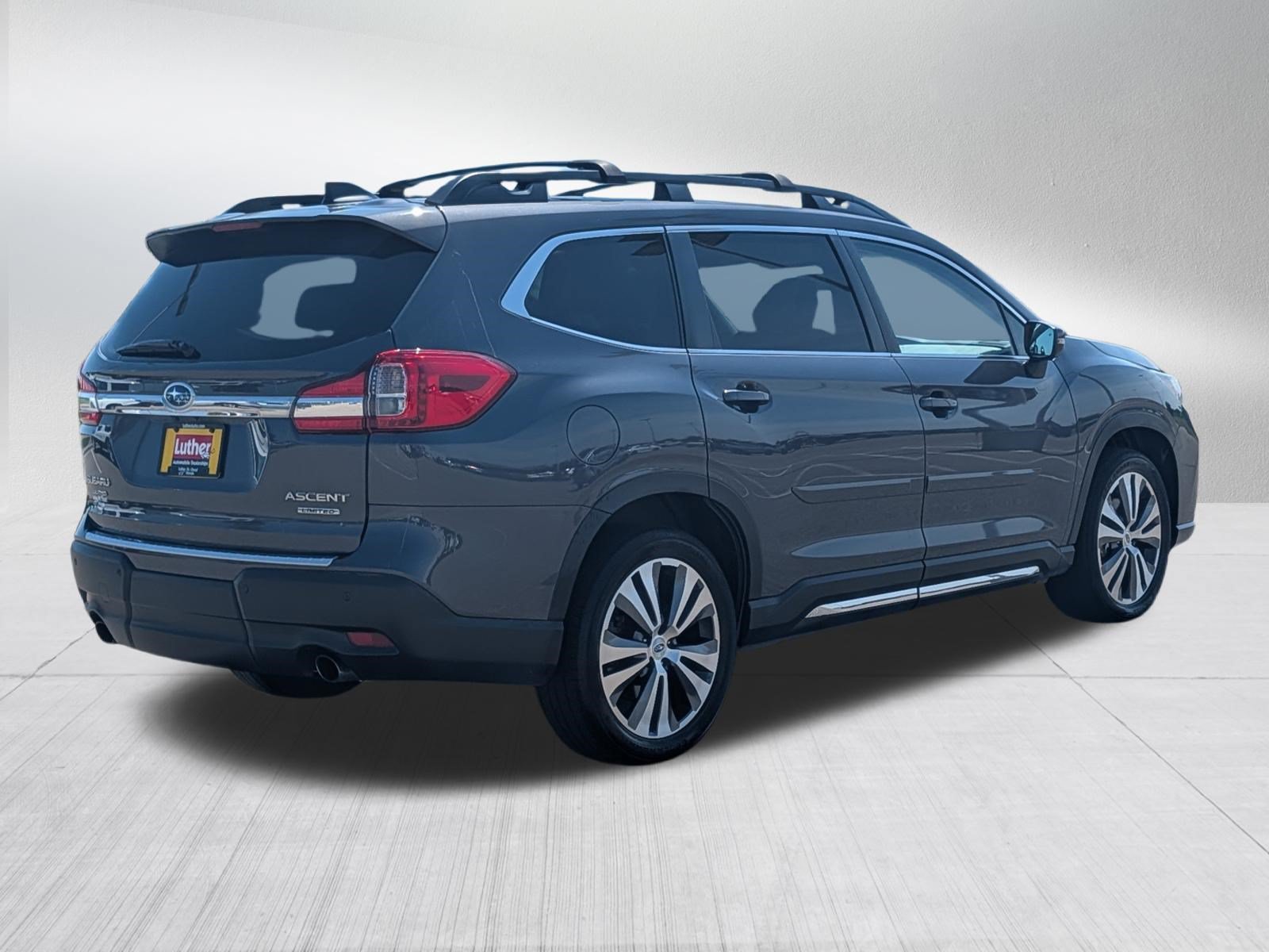 Used 2022 Subaru Ascent Limited w/ Technology Package AWD/4WD image 7