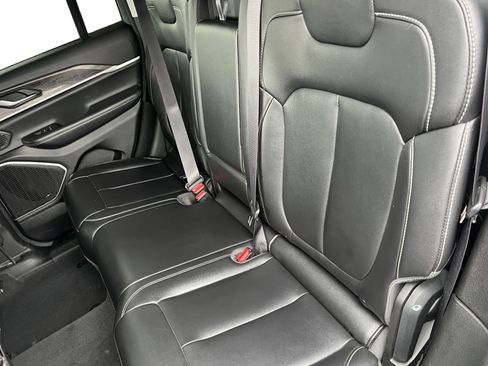 Used 2023 Jeep Grand Cherokee 4WD 4xe image 13