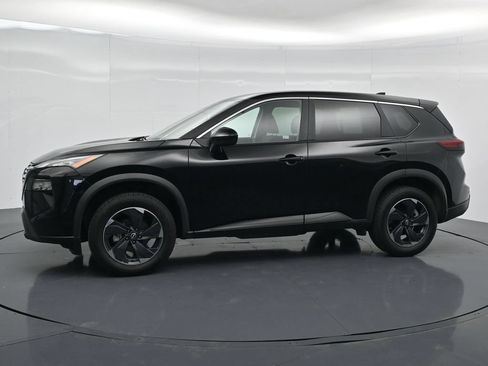 Used 2025 Nissan Rogue SV FWD image 2