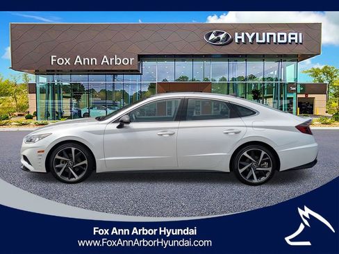 Used 2022 Hyundai Sonata SEL Plus image 2