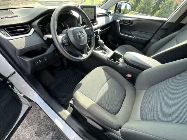 Used 2023 Toyota RAV4 LE AWD/4WD image 14
