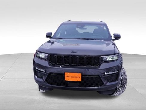New 2025 Jeep Grand Cherokee Limited w/ Black Appearance Package image 8