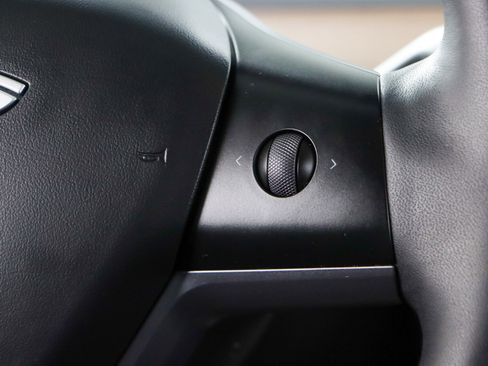 Used 2023 Tesla Model Y Long Range image 14