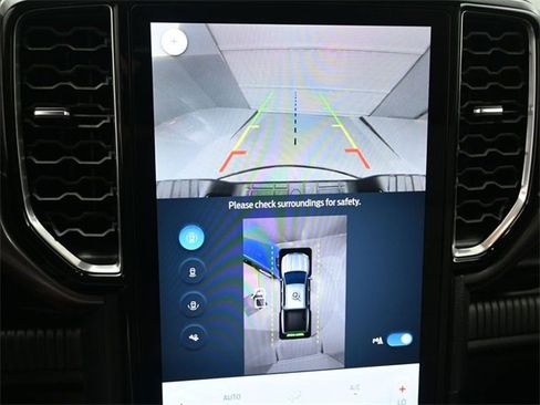 Used 2025 Ford Ranger Lariat w/ Chrome Accent Package image 25