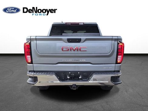 Used 2024 GMC Sierra 1500 SLE AWD/4WD image 7