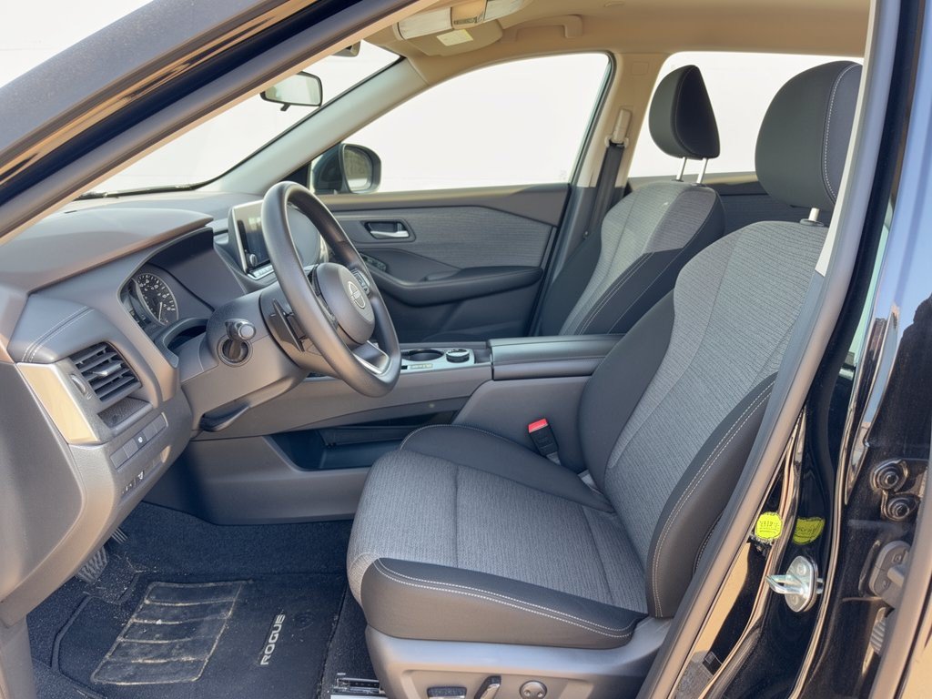 Used 2023 Nissan Rogue SV AWD/4WD image 5