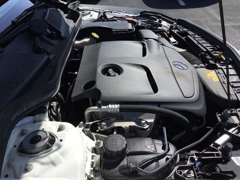 Used 2019 Mercedes-Benz GLA 250 4MATIC w/ Premium Package image 14