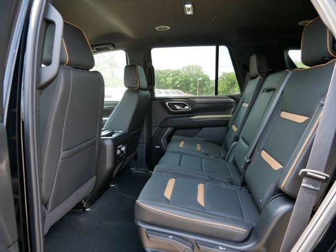 Used 2024 GMC Yukon AT4 AWD/4WD image 15