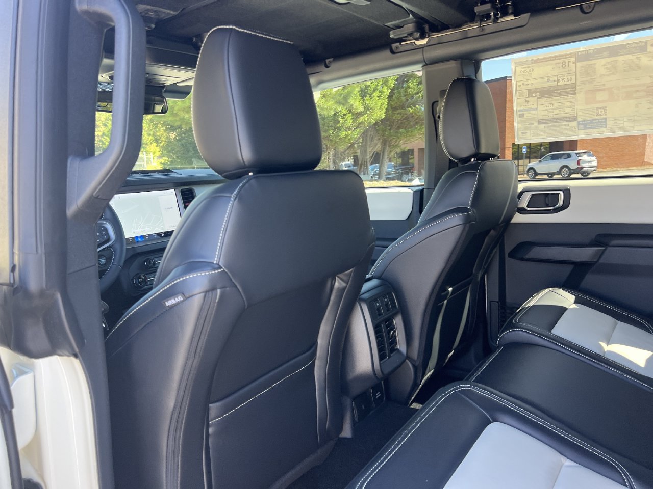 New 2026 Ford Bronco Outer Banks w/ Sasquatch Package AWD/4WD image 17