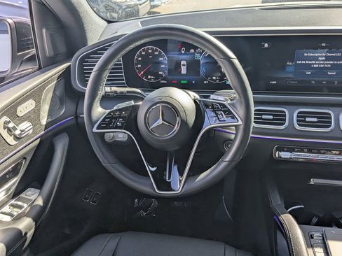 Certified 2025 Mercedes-Benz GLE 450e 4MATIC image 3
