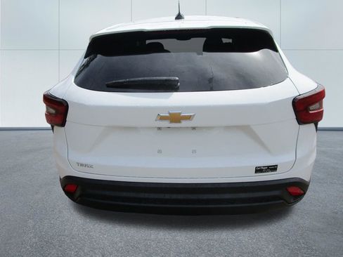 New 2026 Chevrolet Trax LS image 8