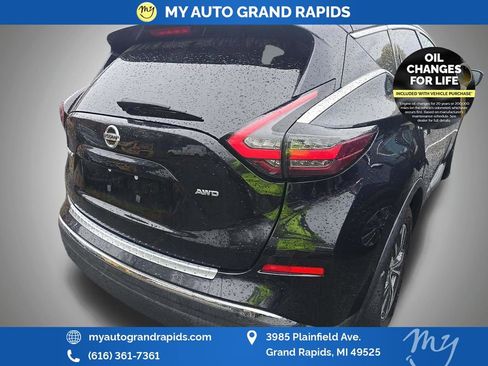 Used 2019 Nissan Murano S image 2