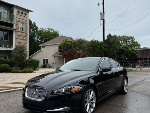 Used 2015 Jaguar XF Sport RWD image 3