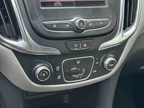 Used 2023 Chevrolet Equinox LS AWD/4WD image 19