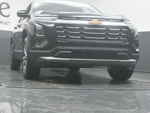 New 2026 Chevrolet Equinox LT w/ Convenience Package II FWD image 3