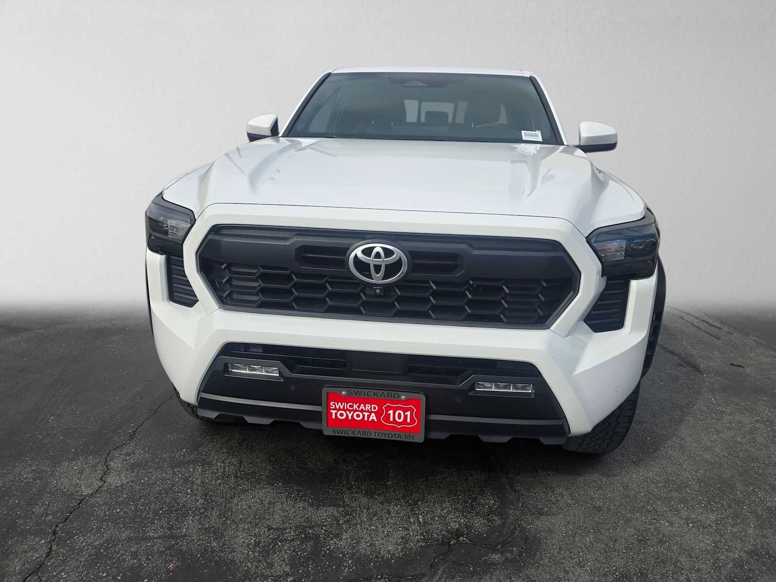 Used 2024 Toyota Tacoma TRD Off-Road w/ TRD Off Road Premium Package AWD/4WD image 8