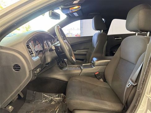 Used 2014 Dodge Charger SE w/ Sport Appearance Group image 19