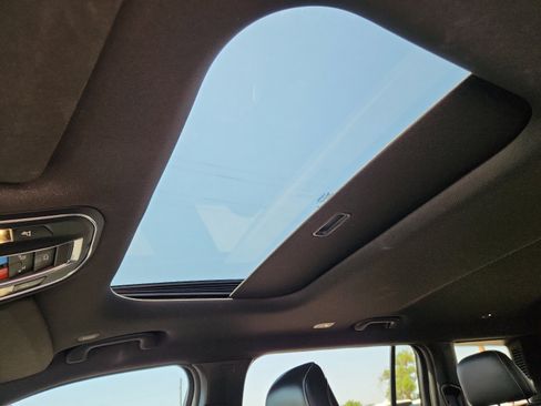 Used 2024 Jeep Grand Cherokee L Altitude image 20