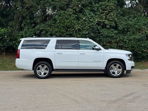 Used 2017 Chevrolet Suburban LT AWD/4WD image 4