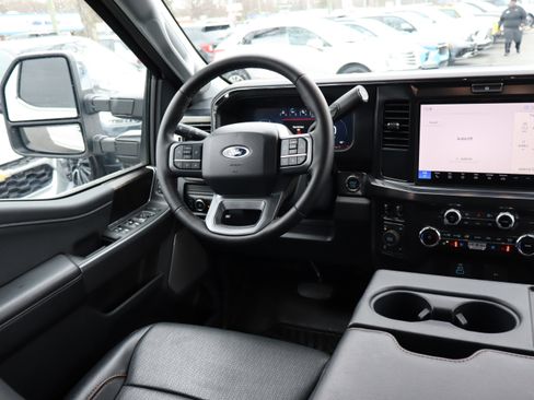 Used 2025 Ford F250 Lariat w/ Chrome Package image 15