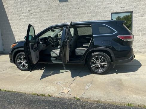 Used 2016 Toyota Highlander XLE AWD/4WD image 15