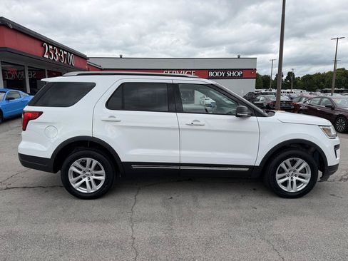 Used 2019 Ford Explorer XLT w/ Equipment Group 201A AWD/4WD image 2