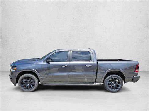 Used 2022 RAM 1500 Laramie AWD/4WD image 8