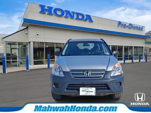 Used 2005 Honda CR-V LX image 2