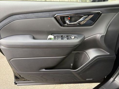 Used 2025 Subaru Forester Limited w/ Popular Package #2 image 24