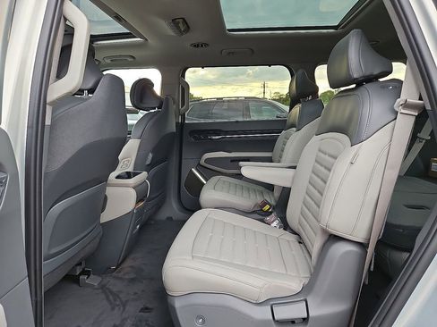 New 2026 Kia EV9 Land image 7