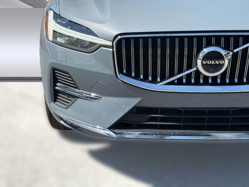 Certified 2023 Volvo XC60 B5 Ultimate AWD/4WD image 11