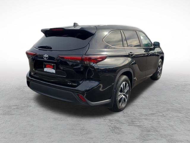 Certified 2026 Toyota Highlander XLE AWD/4WD image 7