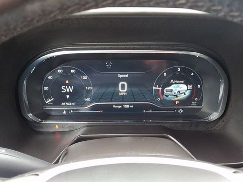 Used 2024 GMC Yukon XL SLT w/ SLT Luxury Package image 21